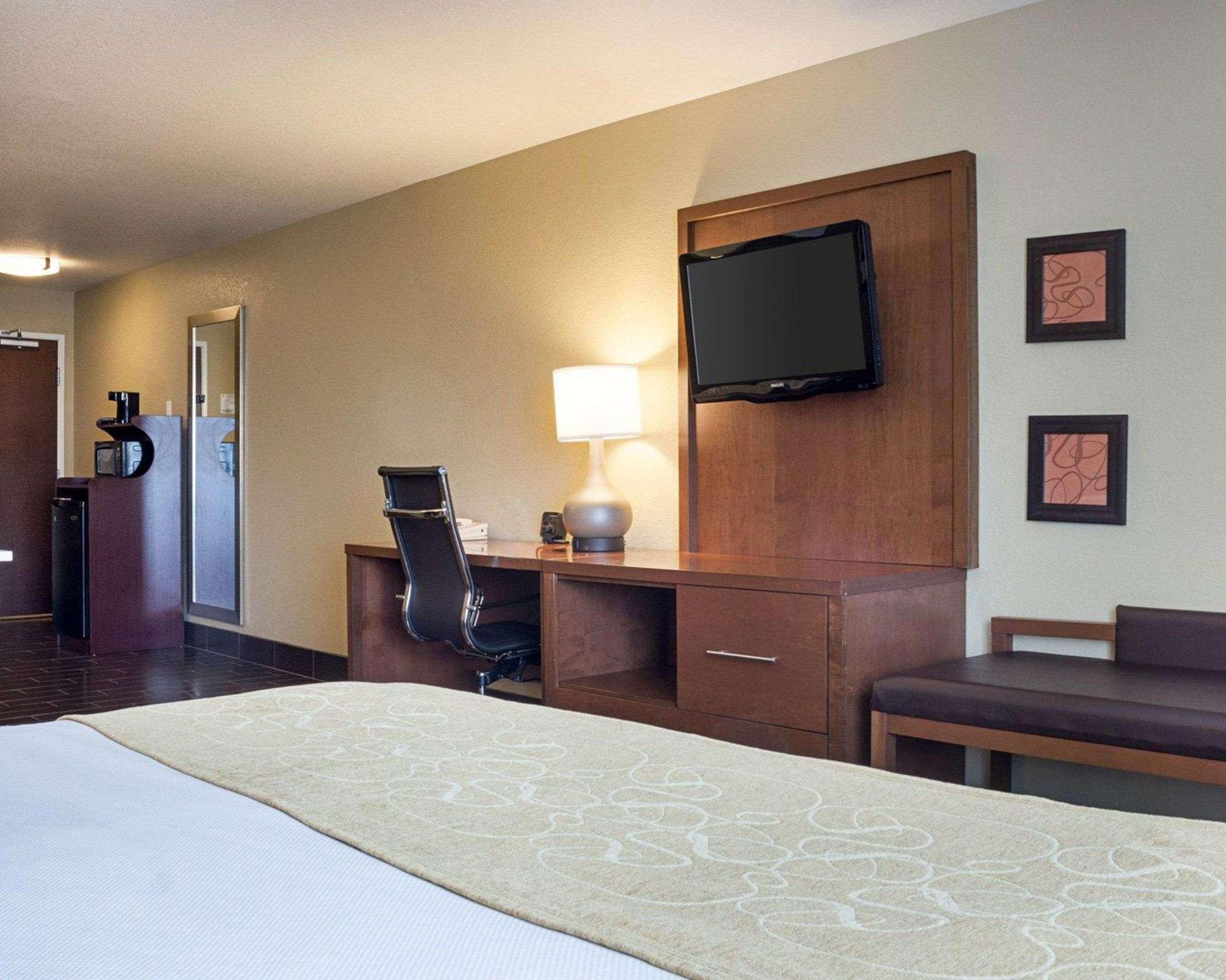 Comfort Suites Minot Luaran gambar