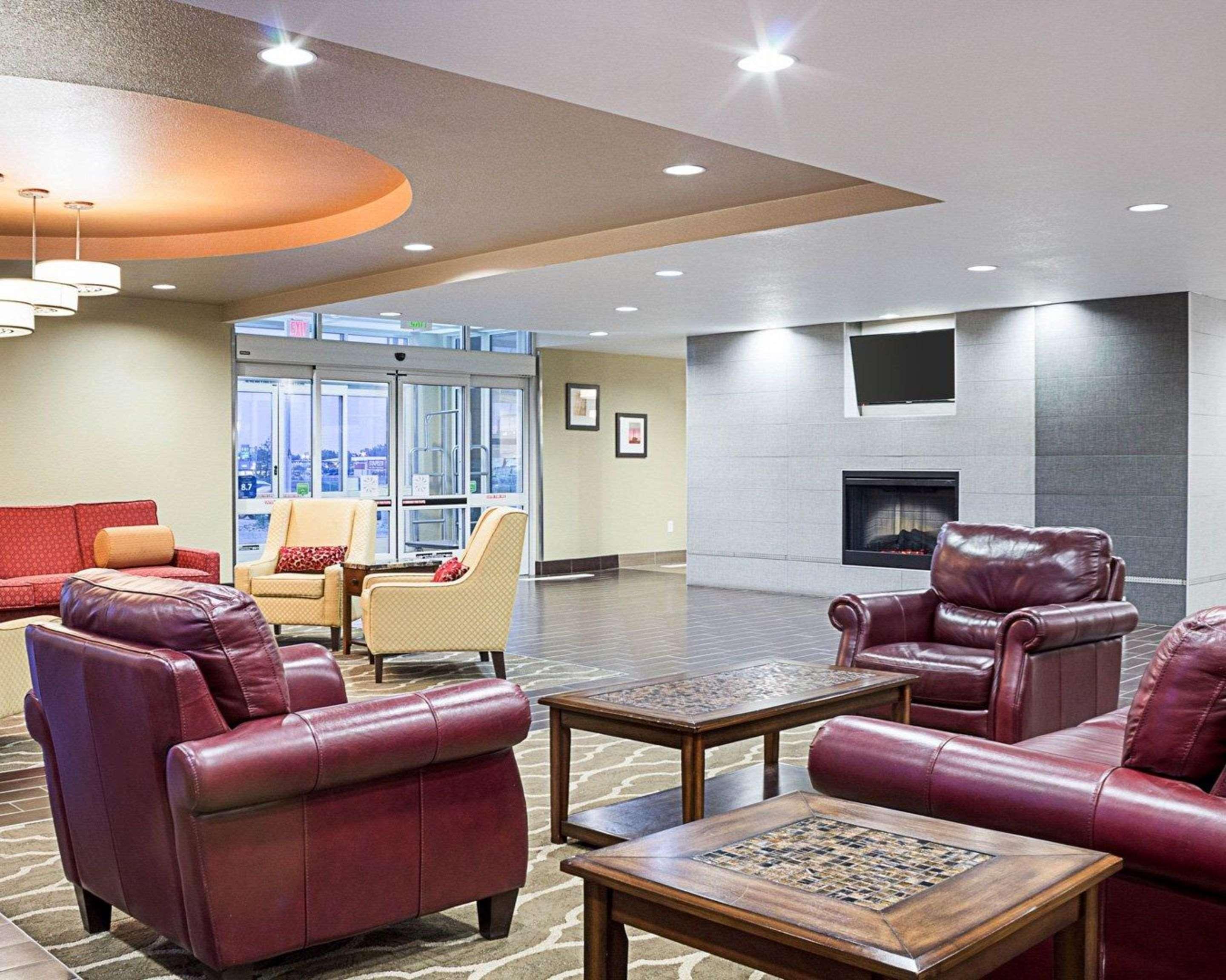 Comfort Suites Minot Luaran gambar