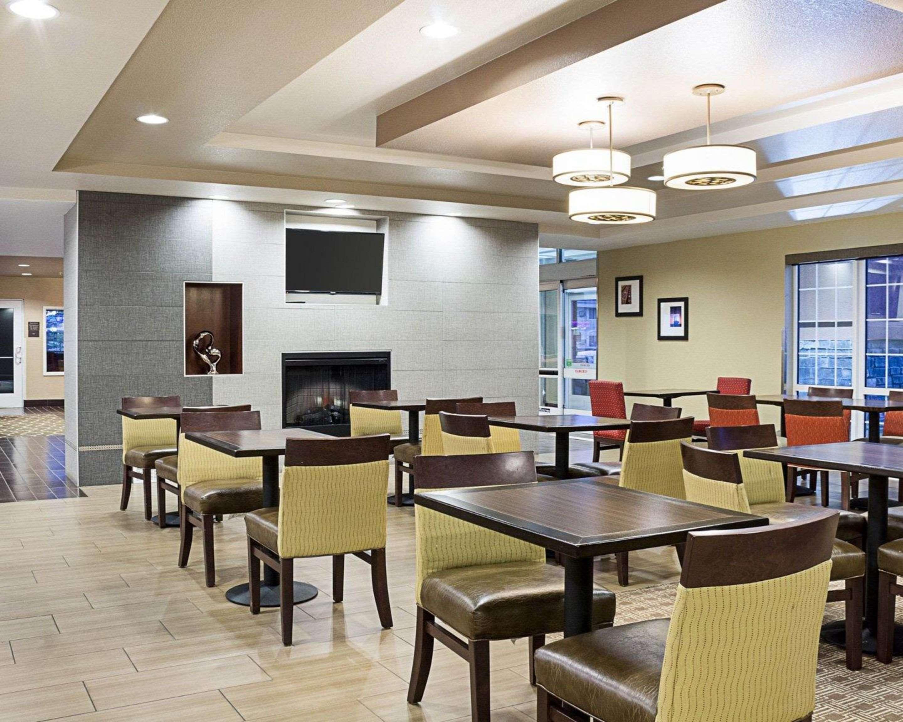 Comfort Suites Minot Luaran gambar