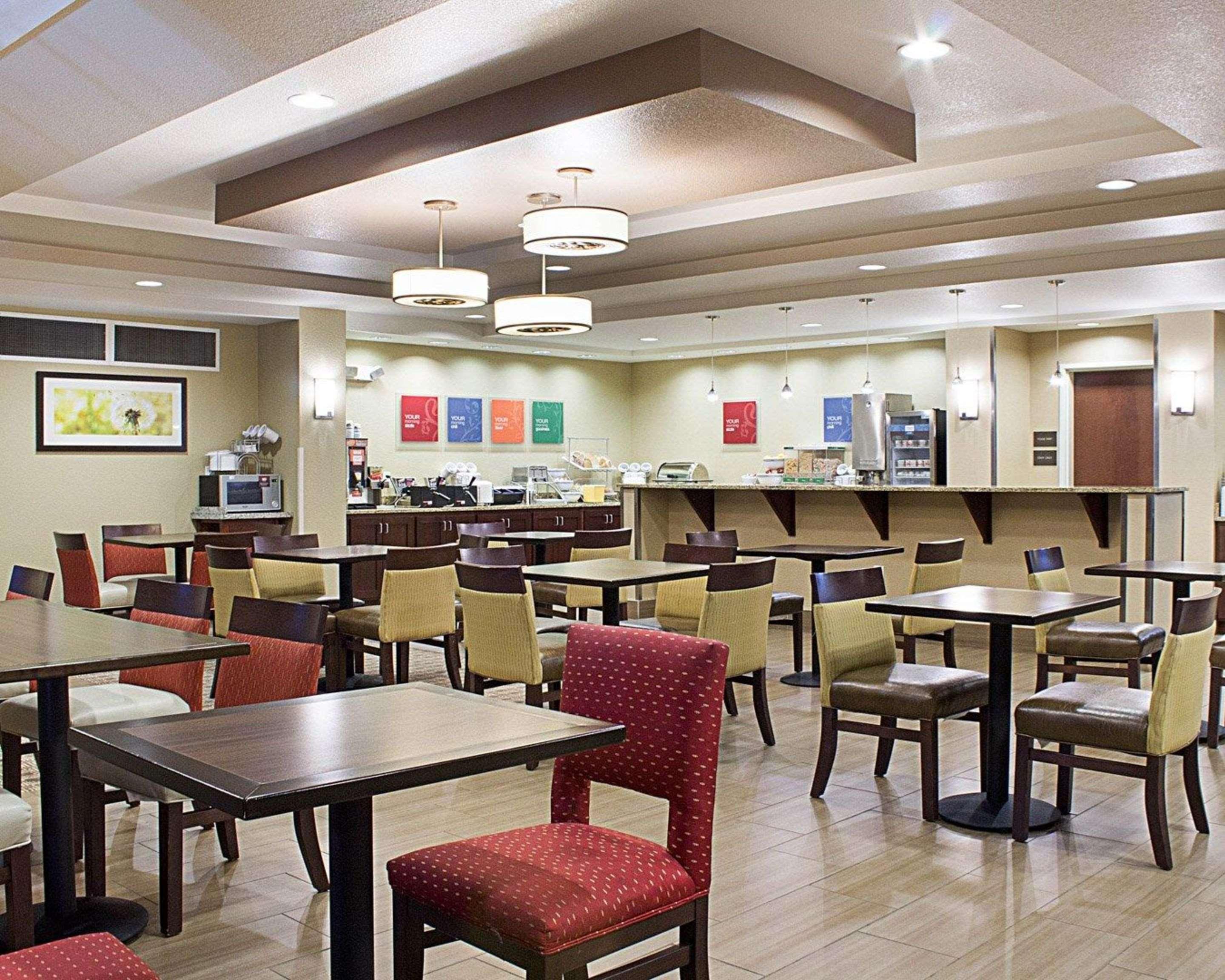 Comfort Suites Minot Luaran gambar