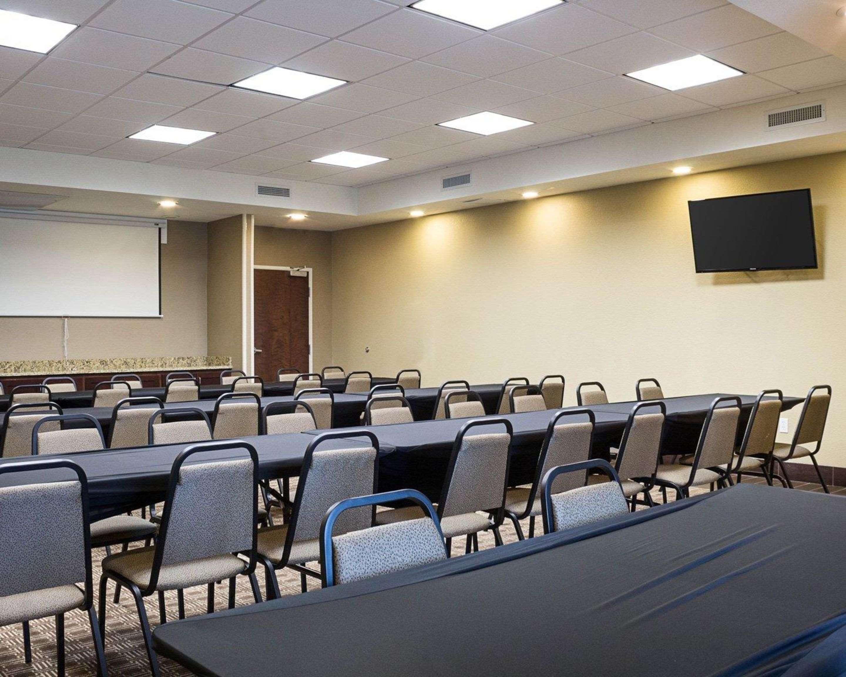 Comfort Suites Minot Luaran gambar