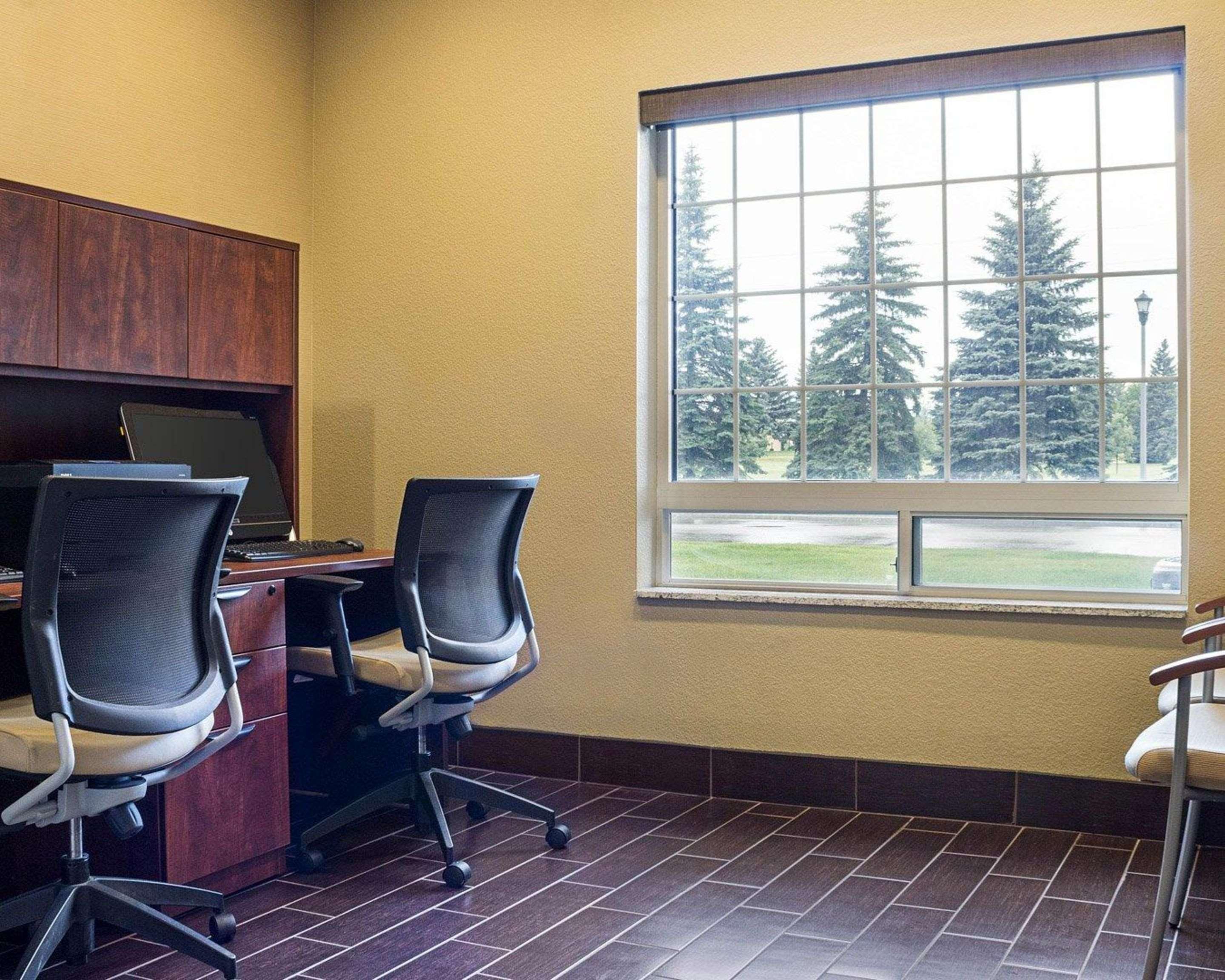 Comfort Suites Minot Luaran gambar