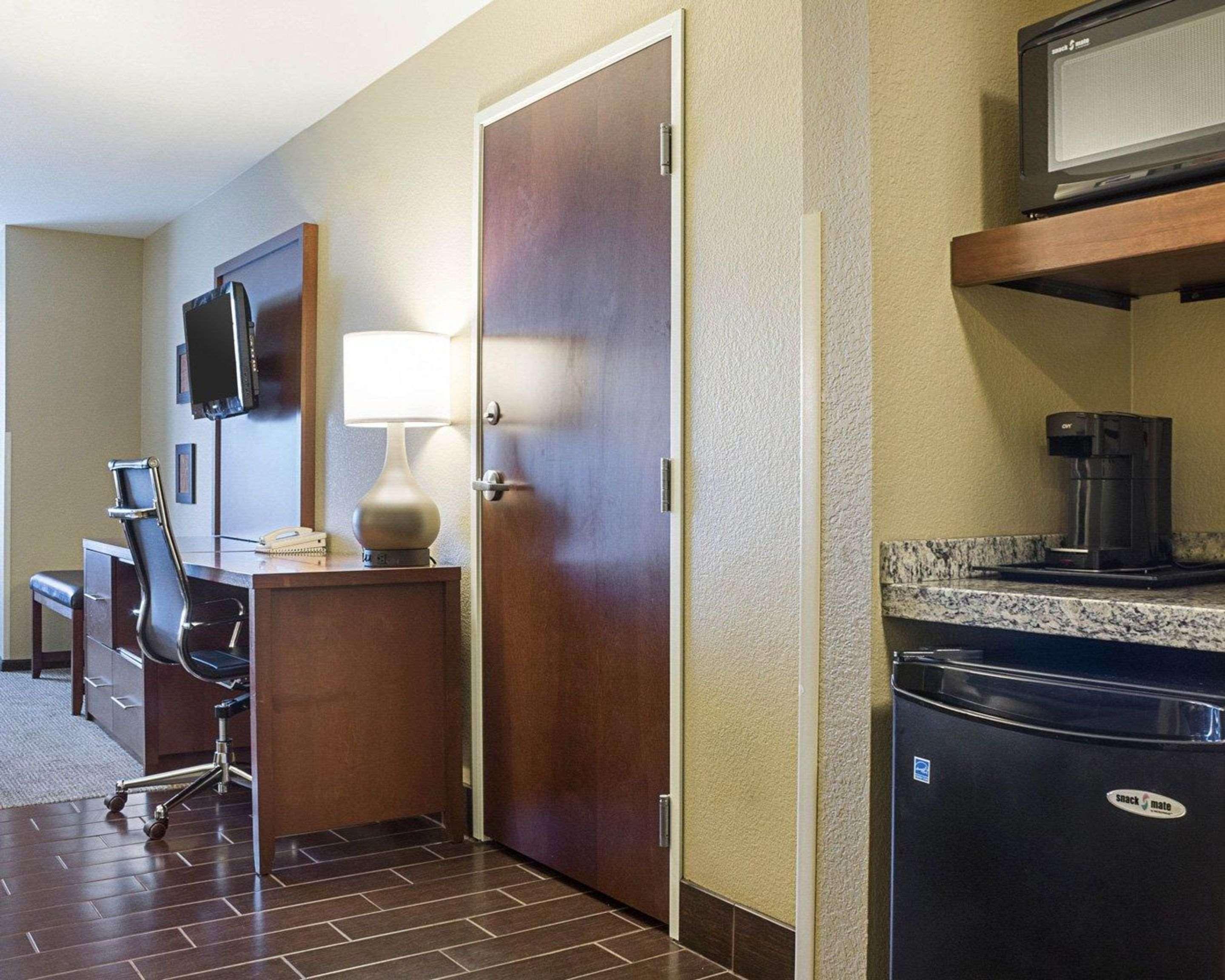 Comfort Suites Minot Luaran gambar
