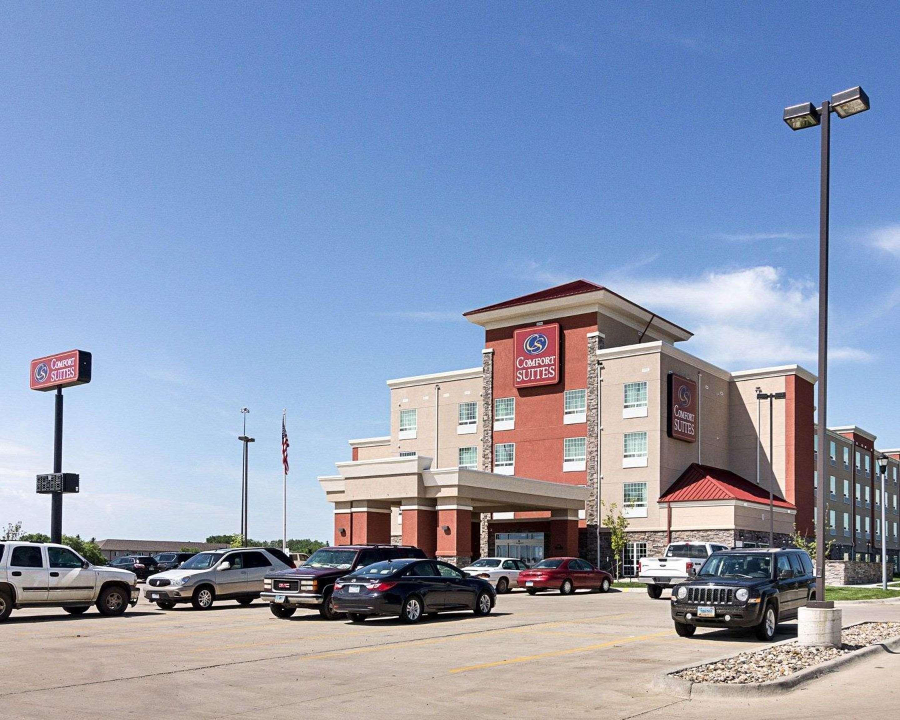 Comfort Suites Minot Luaran gambar