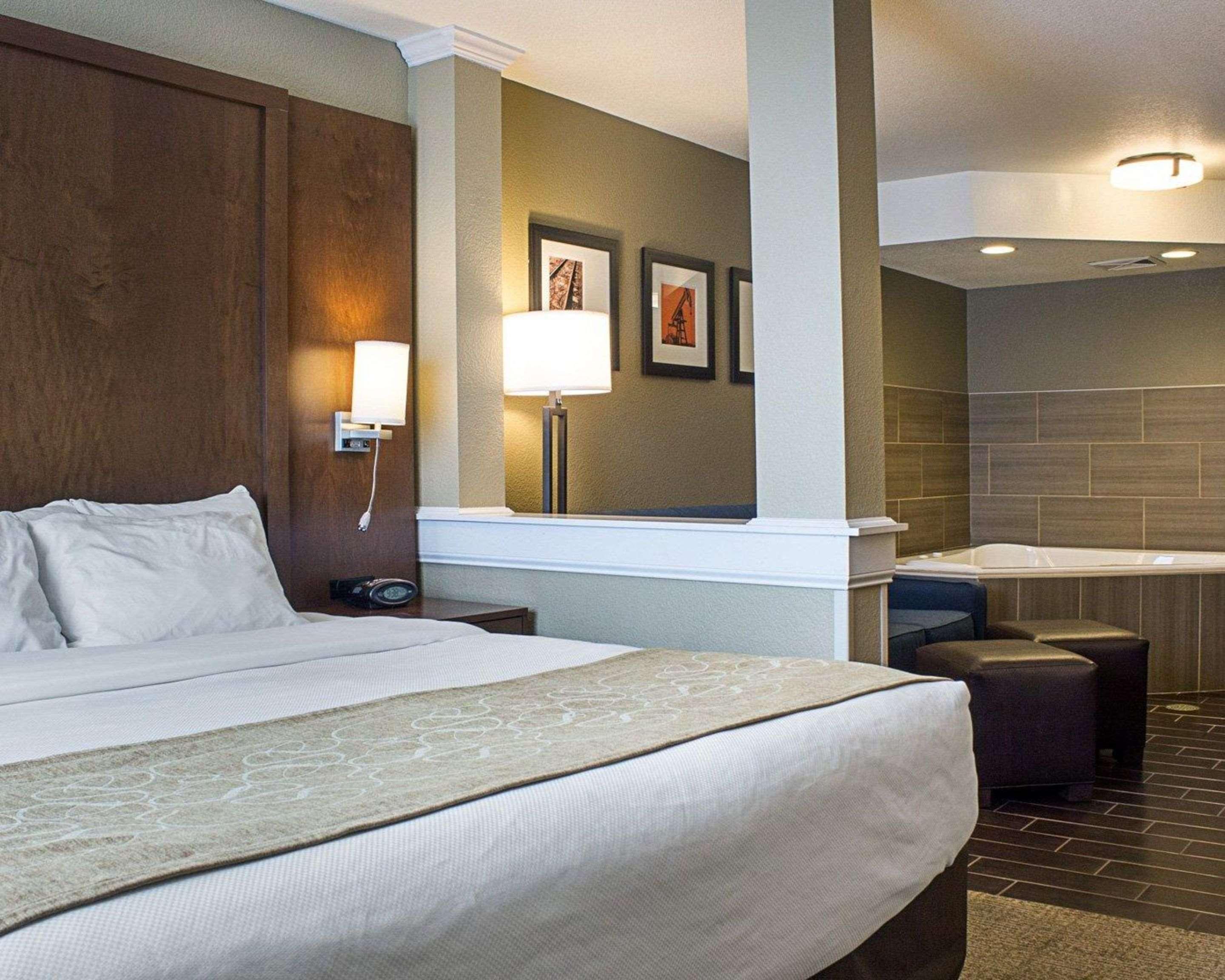 Comfort Suites Minot Luaran gambar