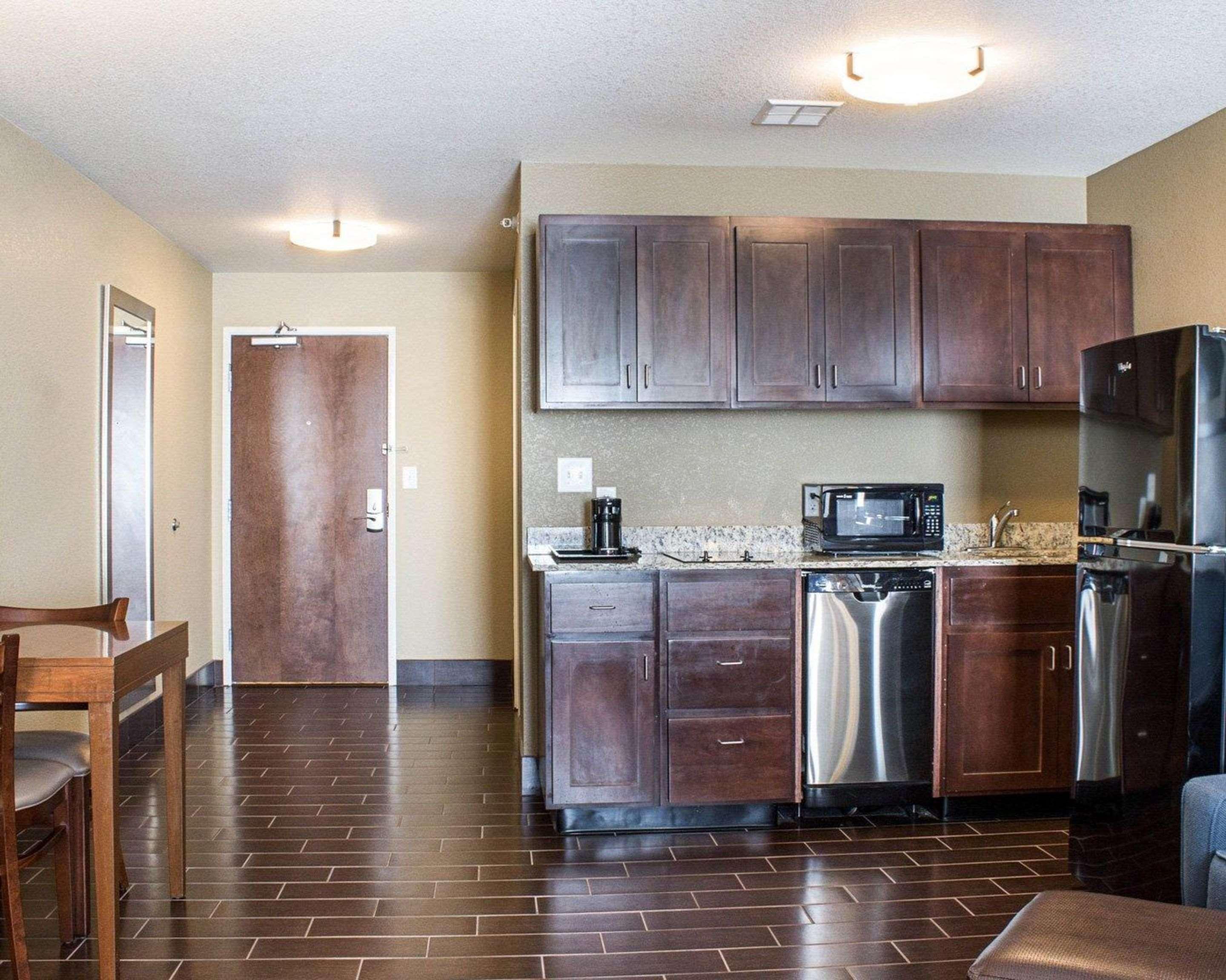 Comfort Suites Minot Luaran gambar