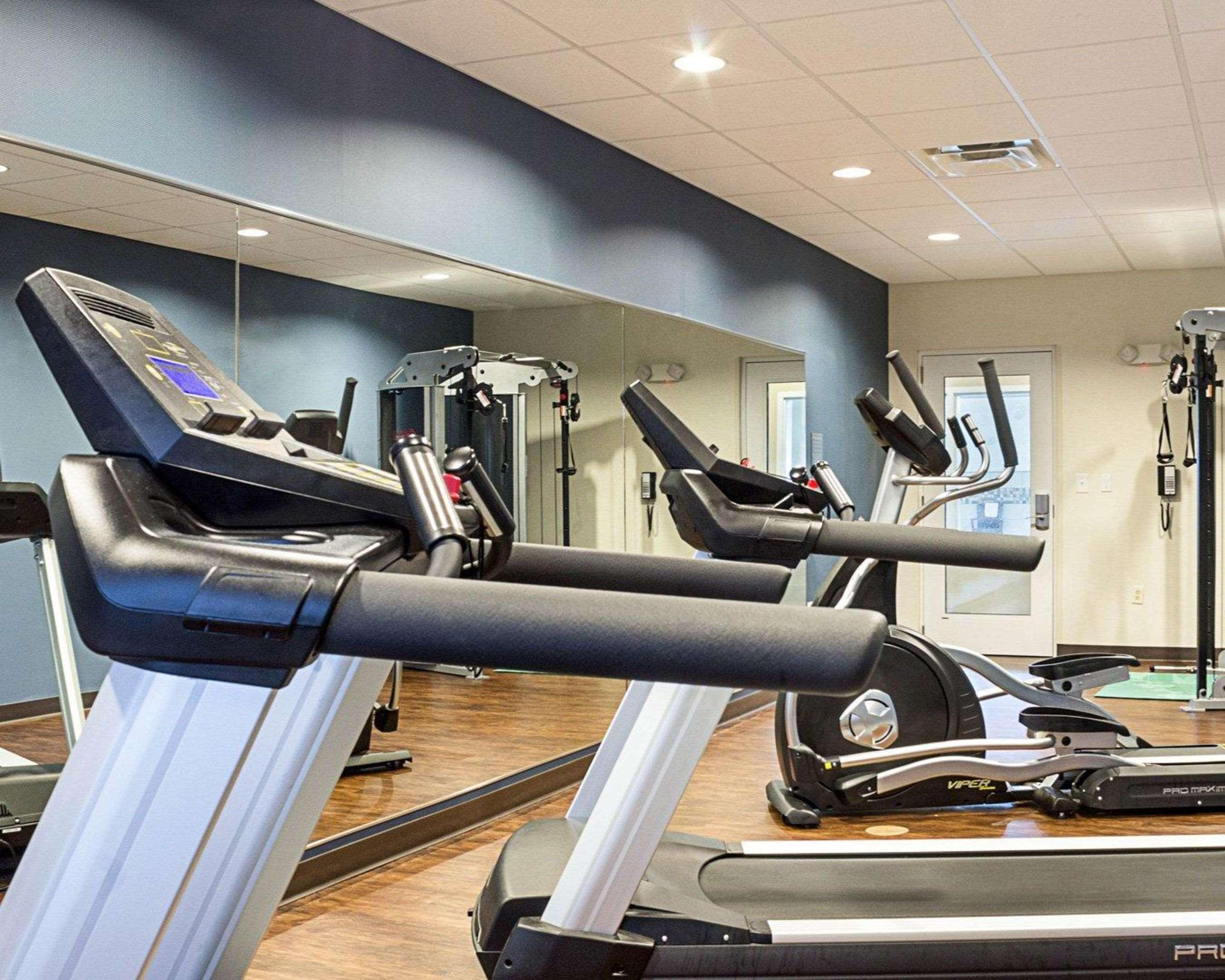 Comfort Suites Minot Luaran gambar
