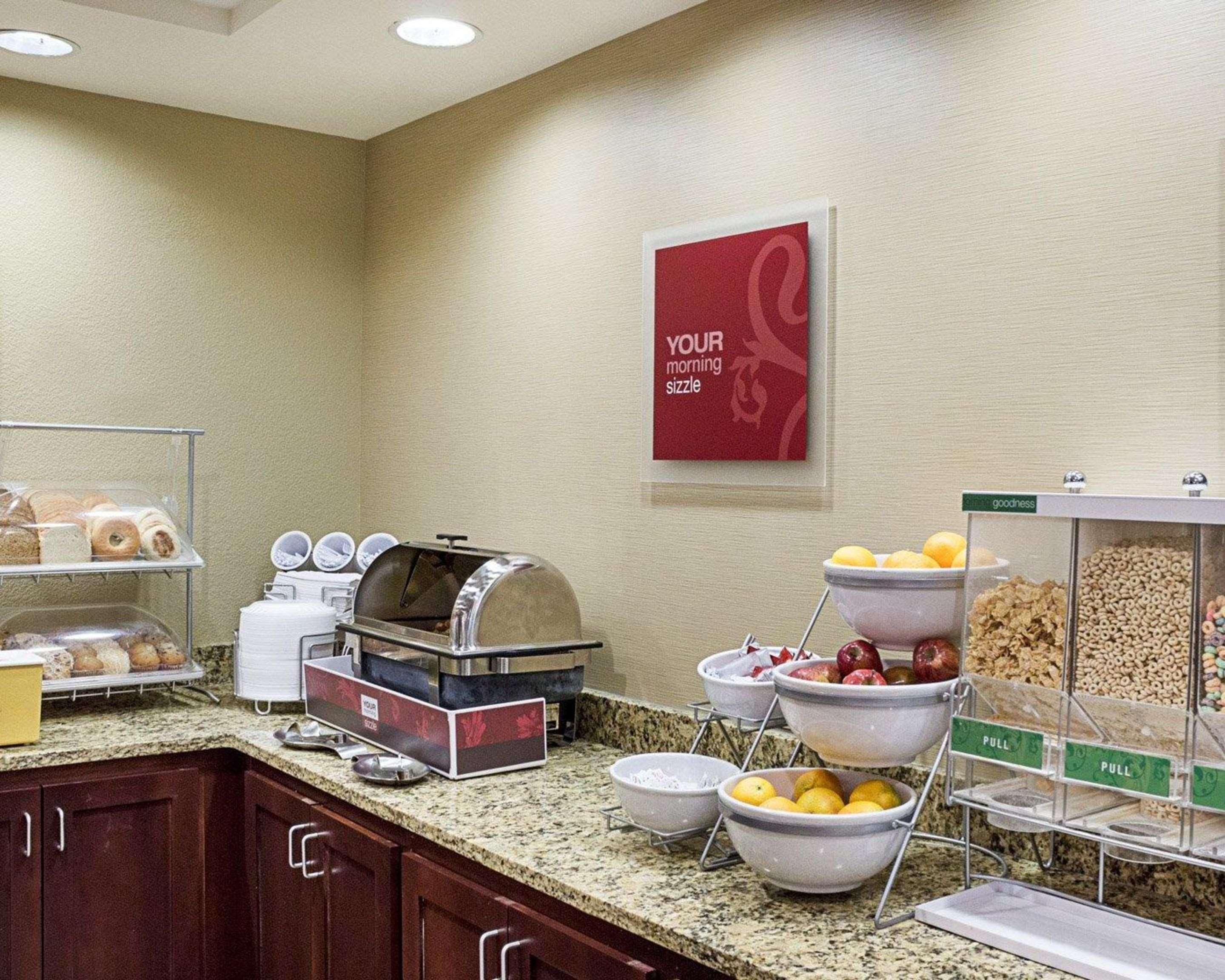 Comfort Suites Minot Luaran gambar