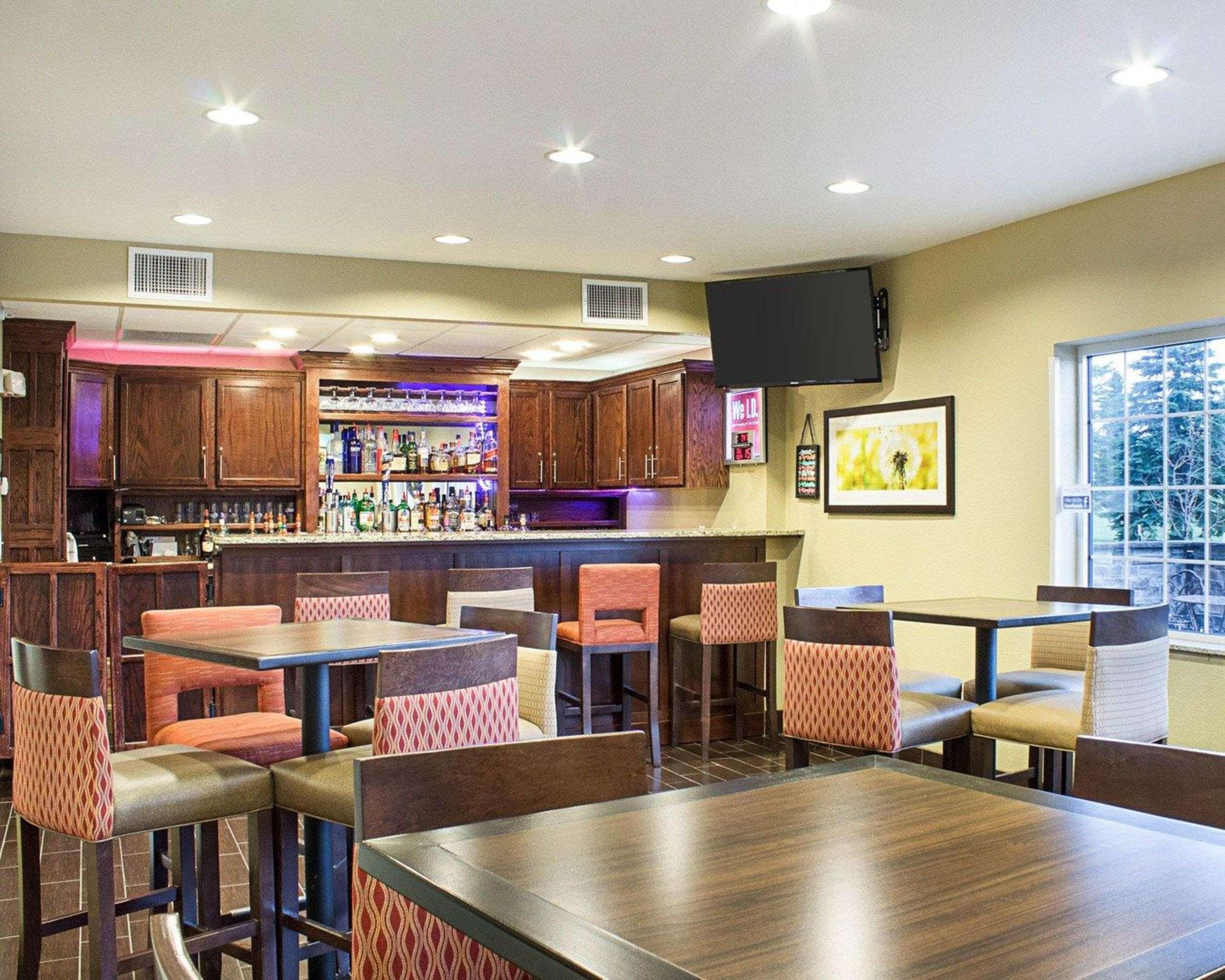 Comfort Suites Minot Luaran gambar