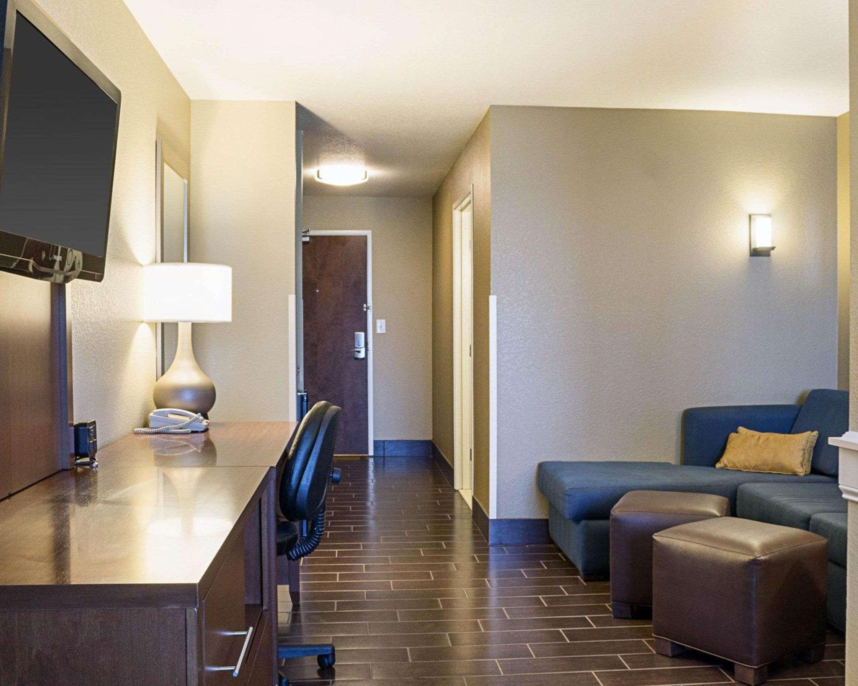 Comfort Suites Minot Luaran gambar