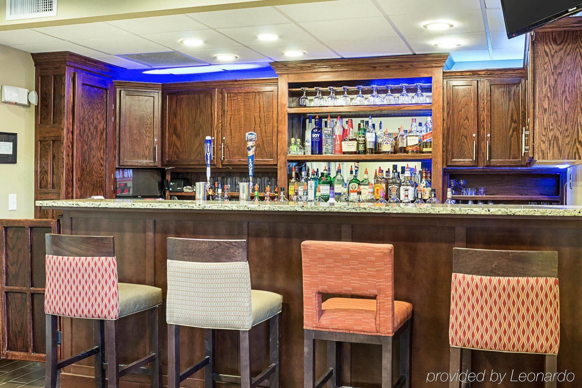 Comfort Suites Minot Luaran gambar