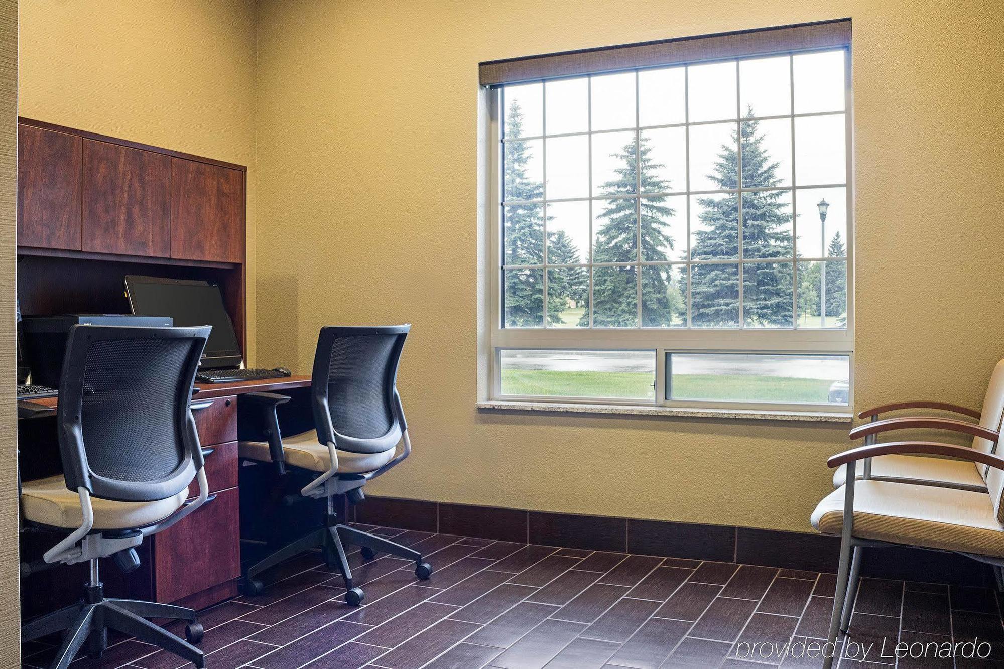 Comfort Suites Minot Luaran gambar