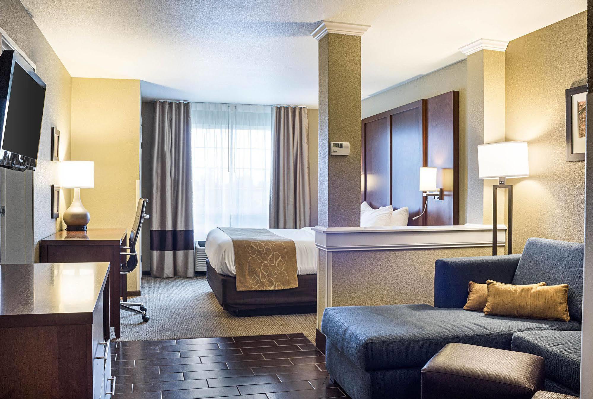 Comfort Suites Minot Luaran gambar